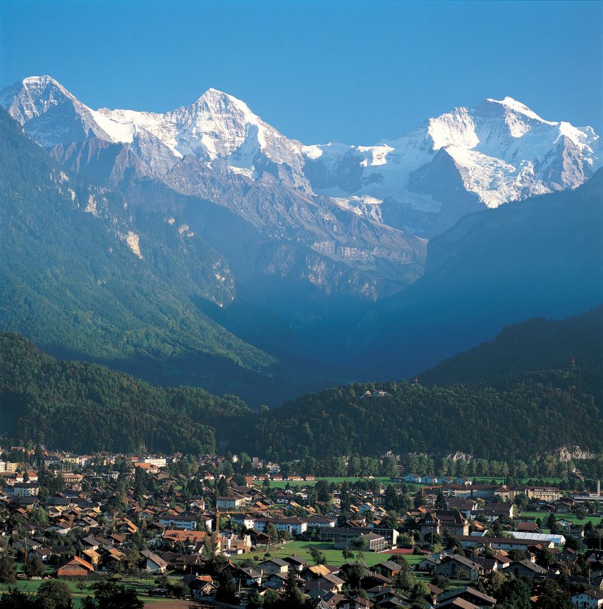 Pohled na Jungfrau (vpravo) / ©swiss-image.ch/Lucia Degonda