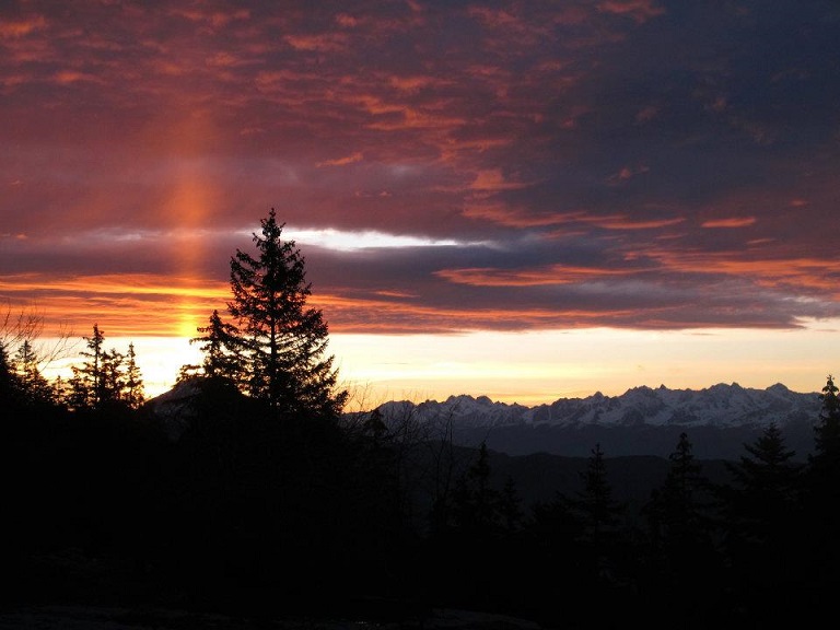 Východ slunce z druhého dne. Rozhodujeme se, kterým směrem se vydat.