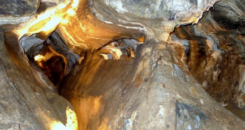 Srdcovitý profil jeskyně vznikl kvůli ustupujícím ledovcům