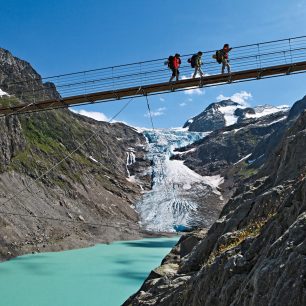 Trift bridge a zbytky ledovce / © swiss-image.ch/Christof Sonderegger