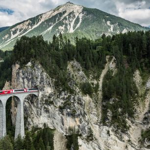 Rhétská dráha u Svatého Mořice / © swiss-image.ch/Andrea Badrutt