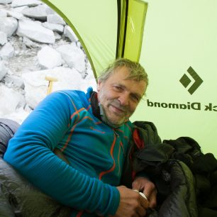 Michal Brunner v základním táboře pod stěnou Aguja Poincenot