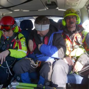 Stahování vrtulníkem z Grand Pilier d'Angle