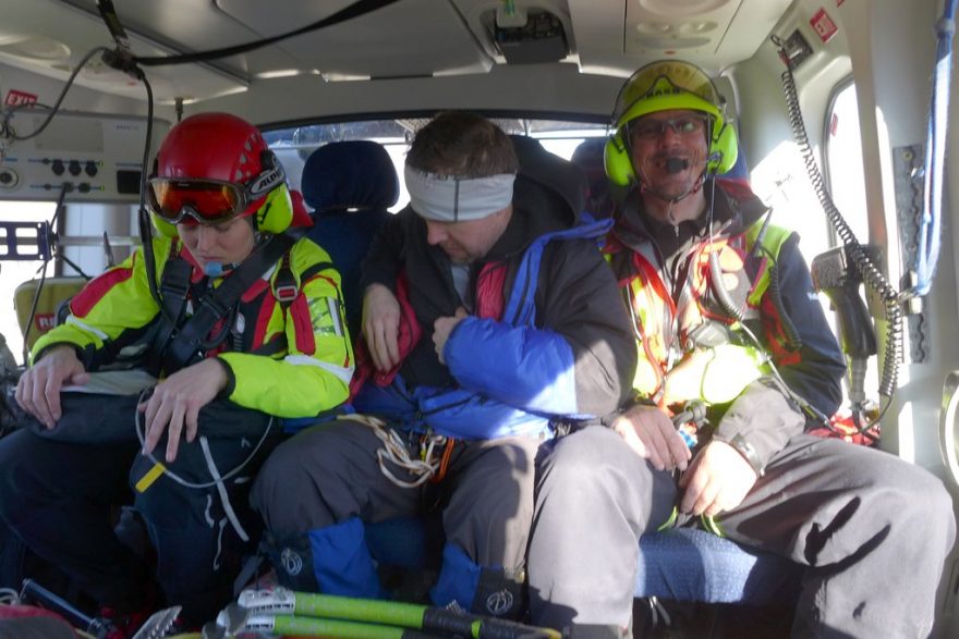 Stahování vrtulníkem z Grand Pilier d'Angle