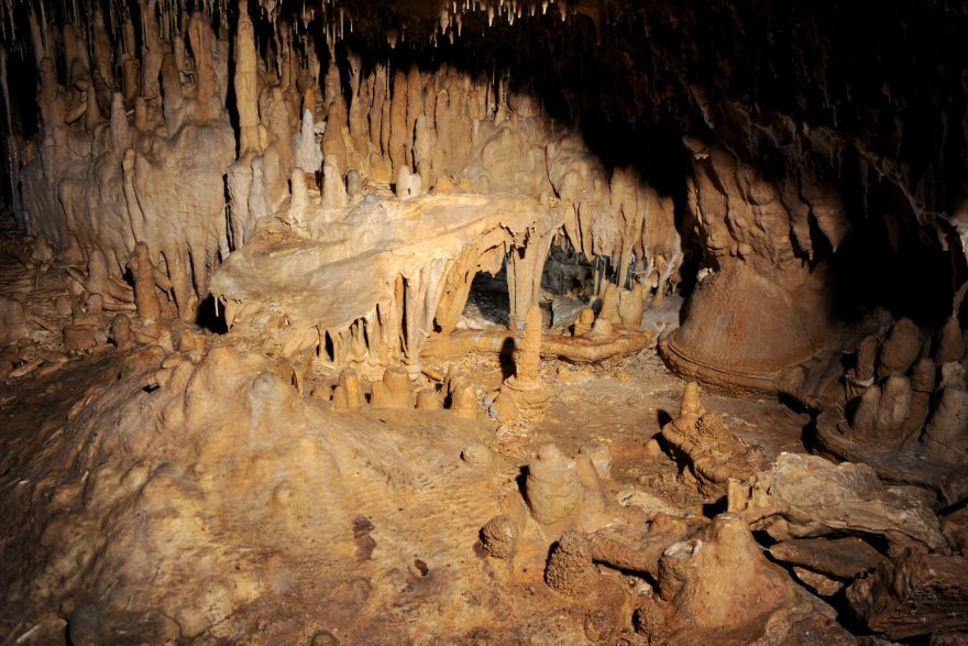 Pohádková jeskyně, jezírkove sintry