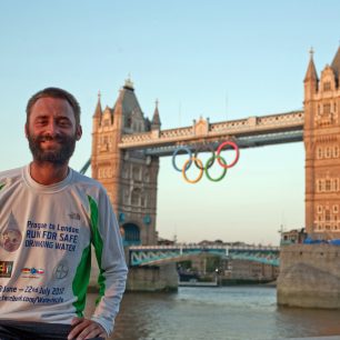 David Chrištof po ukončení běhu z Prahy do Londýna v červenci 2012