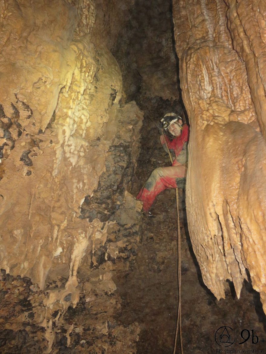 Jeskyně Huagapo, Peru.
