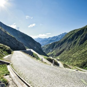 Cesta přes Gotthard Pass
