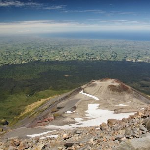 Pohled z vrcholu Mt Taranaki