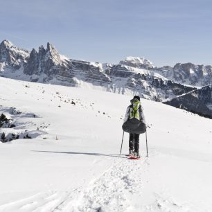 Sněžnicování v Dolomitech
