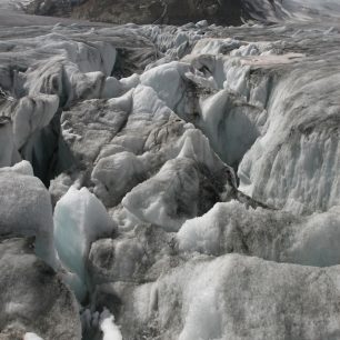 Ledovec Aletsch rozbrázděný zrádnými trhlinami