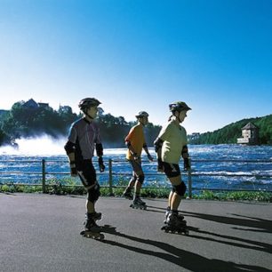 Bruslaři poblíž Rhine Falls