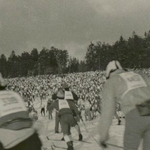 Pohled na lavinu závodu v roce 1975