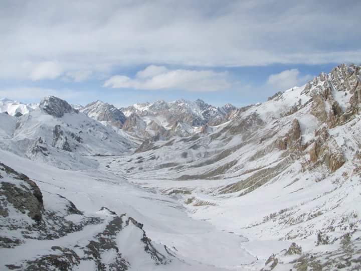 Trek přes sedlo Yogma-la (4700 m)