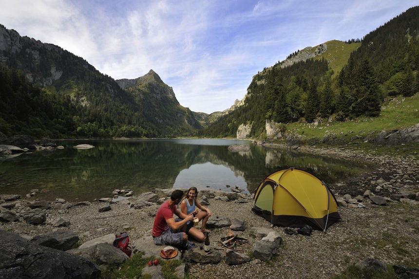 Stan u jezera Tanay, Švýcarsko