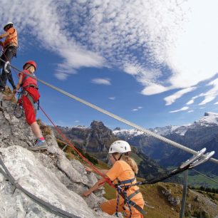 Ferata Brunnistöckli je ideální i pro začínající lezce, Švýcarsko, Engelberg.