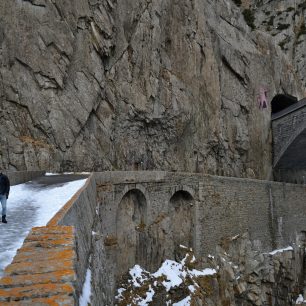 Dějiště bitvy - most Teufelsbrucke.