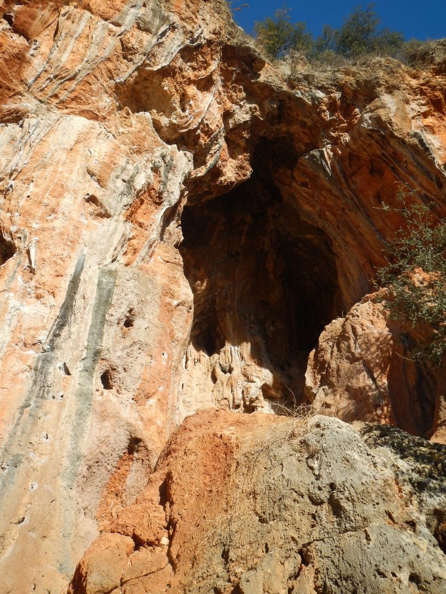 Jeskyně Magara je jedním z mist kde se da lézt i za deště