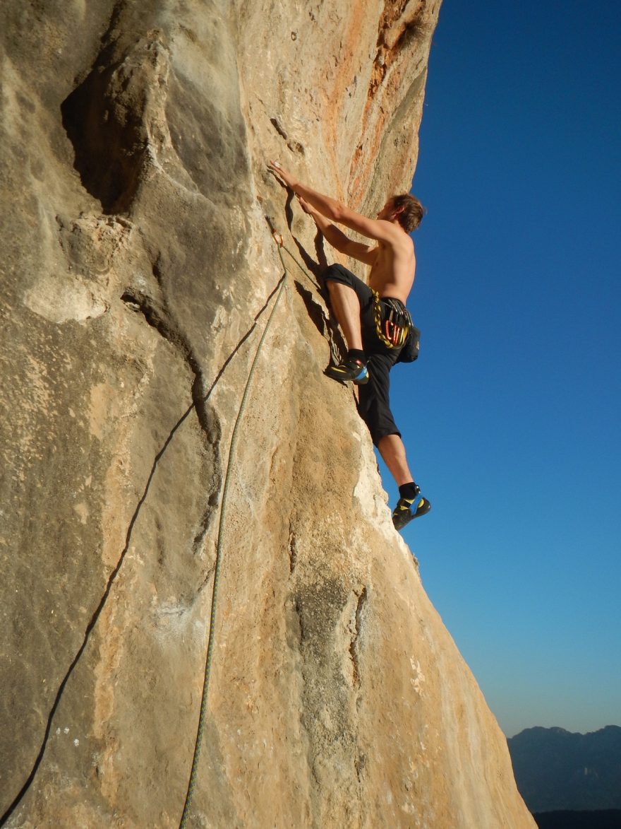 Nástup do cesty Crying Boy