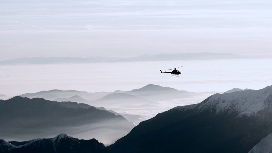  I-View je kód helikoptéry, kterou se podařilo Simonovi Morovi dostat do Nepálu 