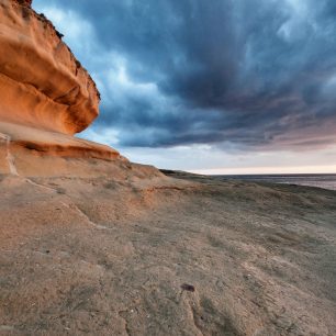 Zvětralý pískovec naleznete podél celého pobřeží Malty