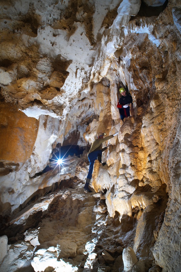 Nově objevené Pyžamové patro v jeskyni Čertova díra ve Křtinském údolí