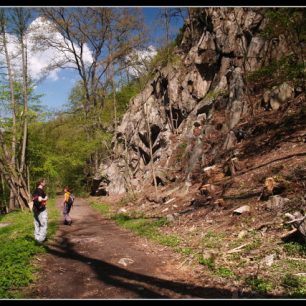 Cesta podél Kamenného moře
