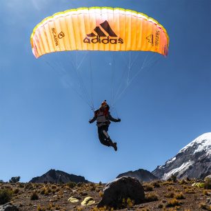 Zkouška letu nízko nad terénem, Bolívie