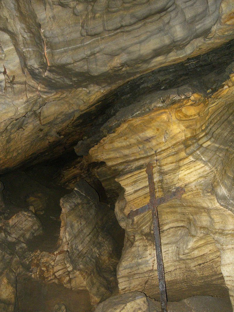 Kaple sv. Vojtěcha, Chýnovská jeskyně