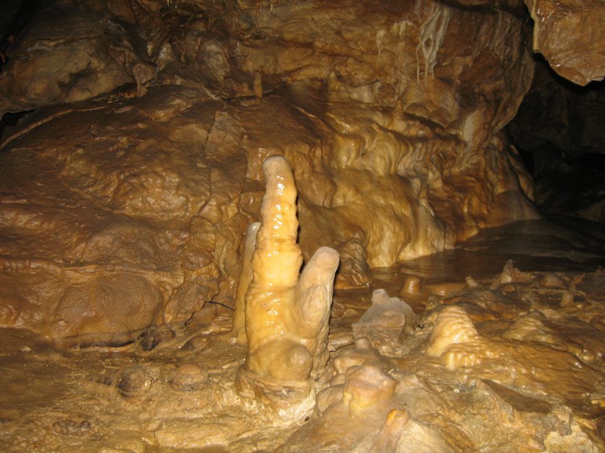 Krasové útvary, Bozkovské dolomitové jeskyně