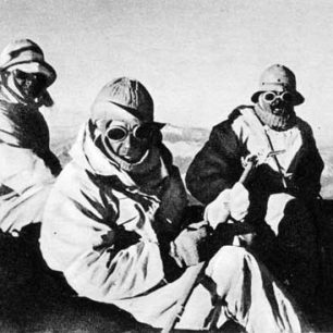 Aconcagua-vrchol, 8.března 1934 ,Konstanty Narkiewicz-Jodko, Stefan Osiecki a Stefan Daszyński, foto: Wiktor Ostrowski/wspinanie.pl