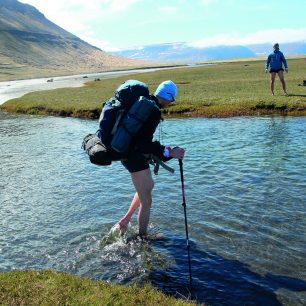 Počítejte s broděním řek a potoků. Jsou ledové a proud může být silný