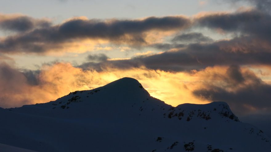 Západ slunce u Tierberglihu, Bernské Alpy, Švýcarsko
