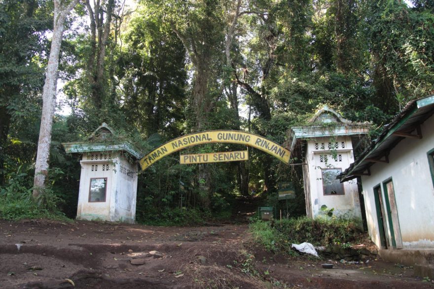 Vstupní brána do Rinjani National park 
