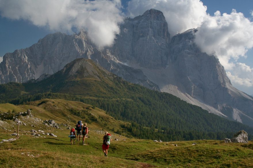 Část dálkové trasy Alta Via 1 skrz Dolomity