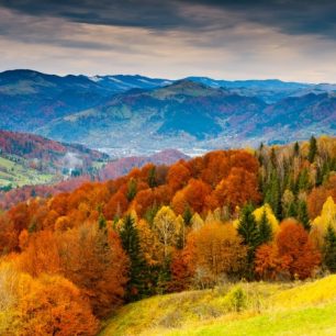 Podzim je v zalesněných horách nejkrásnějším obdobím