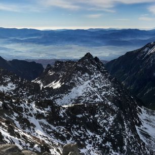 Výhled z Rysů do Mengusovské doliny, Vysoké Tatry.