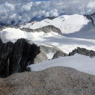 Vějíř hor kolem ledovce