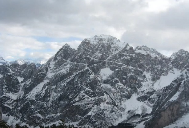 Výhledy na okolní štíty