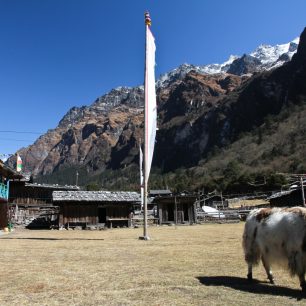 Vesnice pod horami, Himálaj, Nepál. Foto: T. Obtulovic, B. Gugleta
