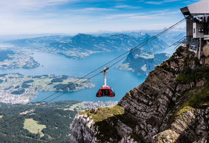 Panoramatická lanovka na vrchol, Pilatus, Švýcarsko