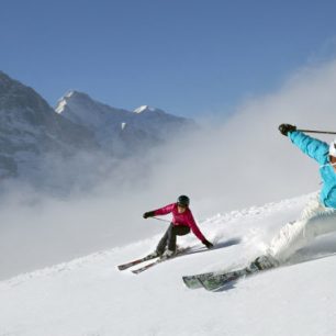 V zimě v okolí najdete spoustu lyžařských sjezdovek, Bachalpsee, Švýcarsko