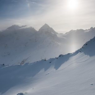 Zasněžené panoramata kolem ledovce, Morteratsch, Švýcarsko