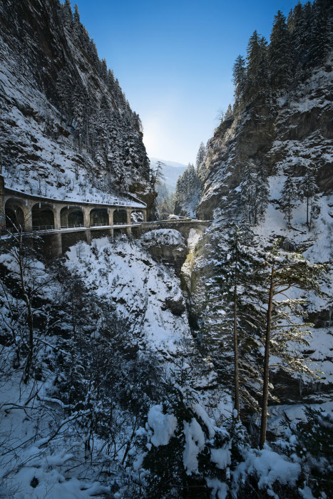 Skalní útvary v soutěsce, Viamala, Švýcarsko