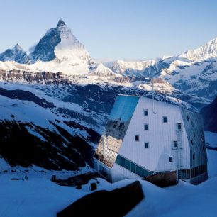 Futuristická stavba Monte Rosa Hütte, Švýcarsko
