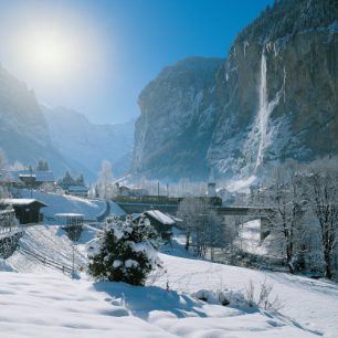 Údolí Lauterbrunnen v zimě, Švýcarsko