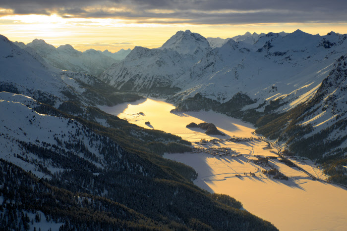 Jezera na náhorní plošině, Engadin, Švýcarsko