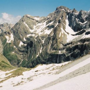 Při přechodu se nabízí opravdu úžasné pohledy na okolí
