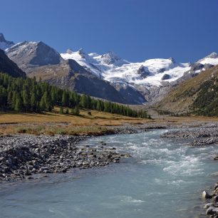Pohled od Pontresiny na Berninský masív