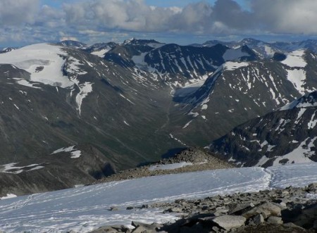 Údolí a pohled na Base camp